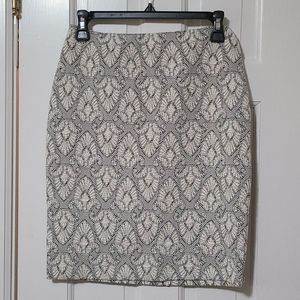 Pull on Jacquard skirt